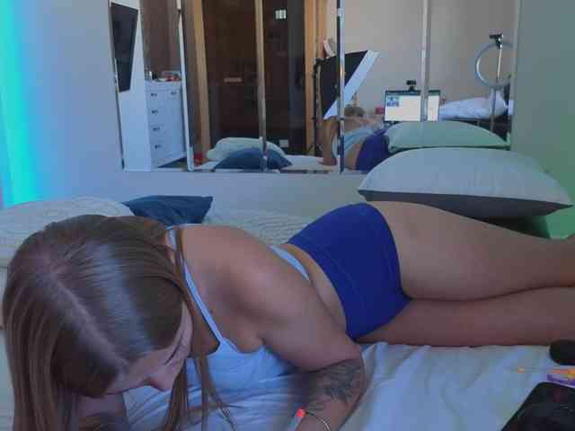 CarrieBradshaww webcam