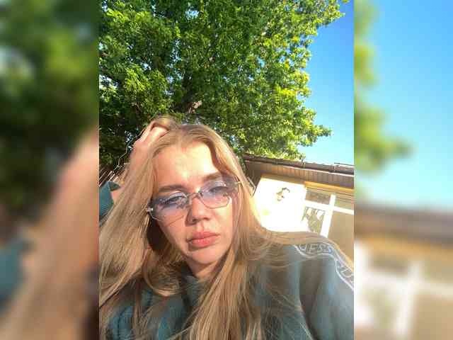 CarrieBradshaww webcam
