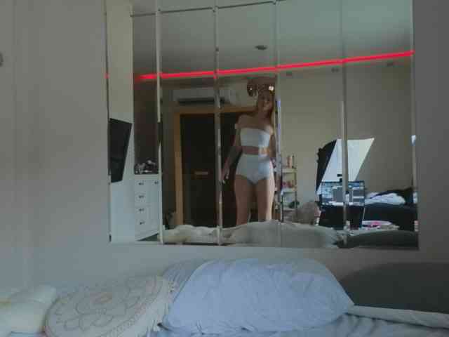 CarrieBradshaww webcam