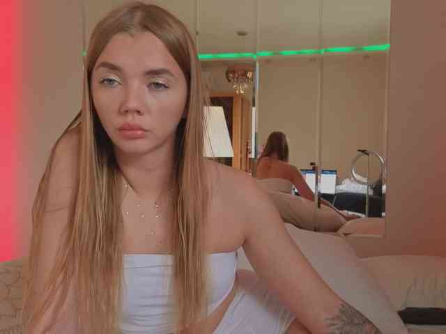 CarrieBradshaww webcam