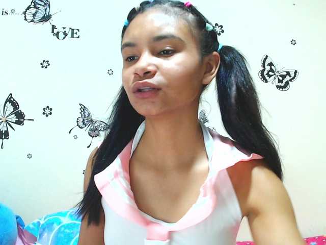 liz7skinny live cam on BongaCams