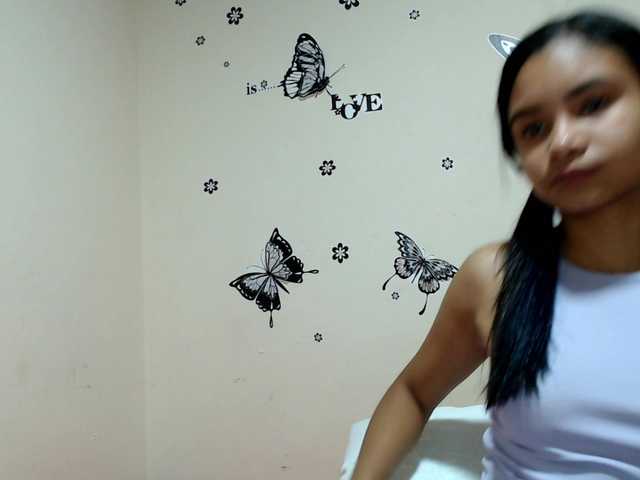 liz7skinny live cam on BongaCams