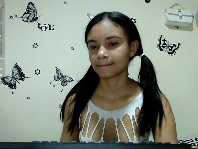 liz7skinny live cam on BongaCams