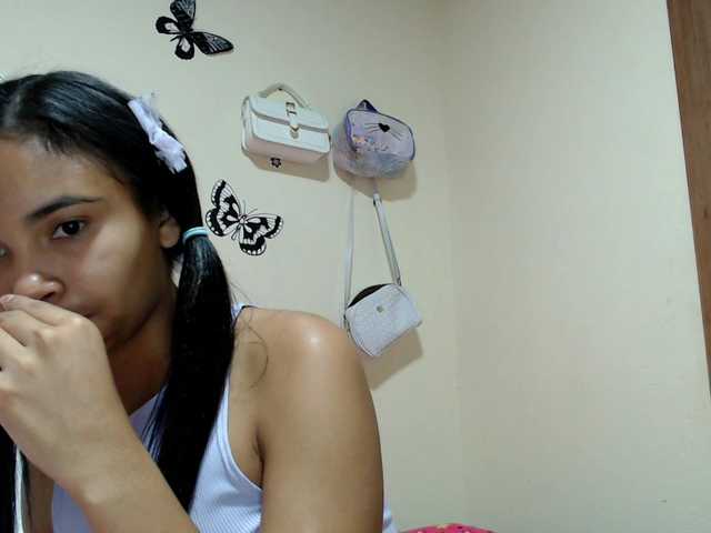 liz7skinny live webcam show