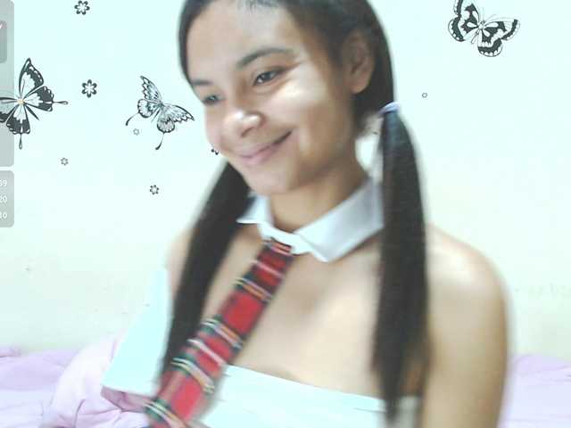liz7skinny live cam on BongaCams