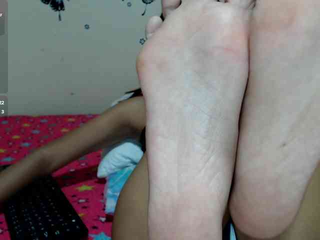 liz7skinny webcam