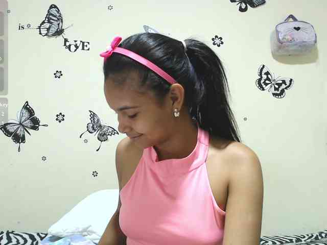 liz7skinny webcam