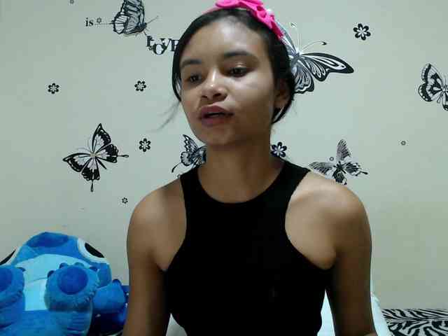 liz7skinny webcam