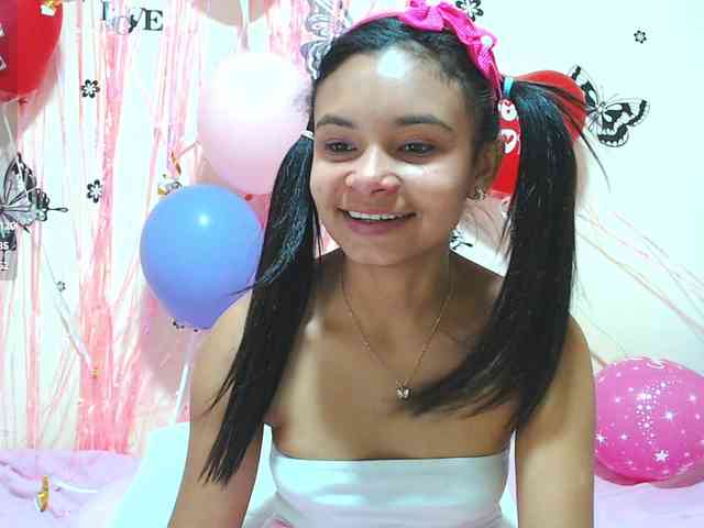 liz7skinny webcam