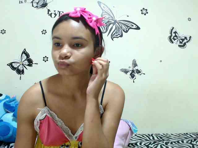 liz7skinny webcam