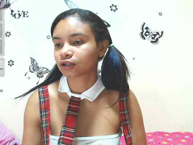 liz7skinny webcam