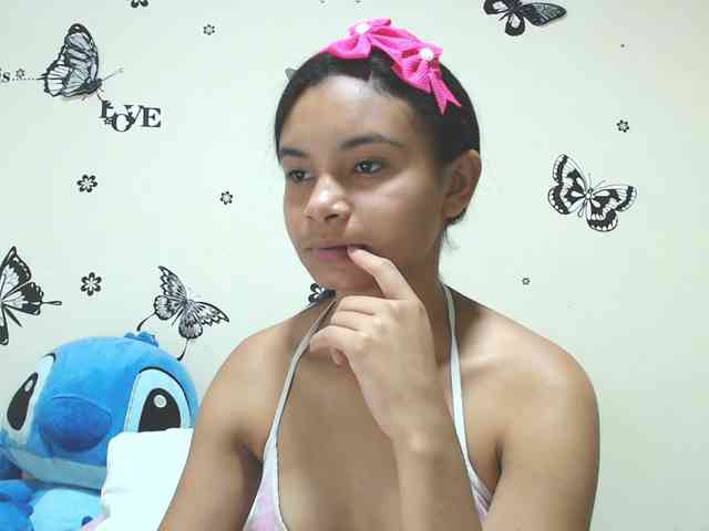liz7skinny webcam