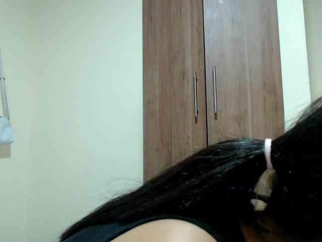 liz7skinny webcam