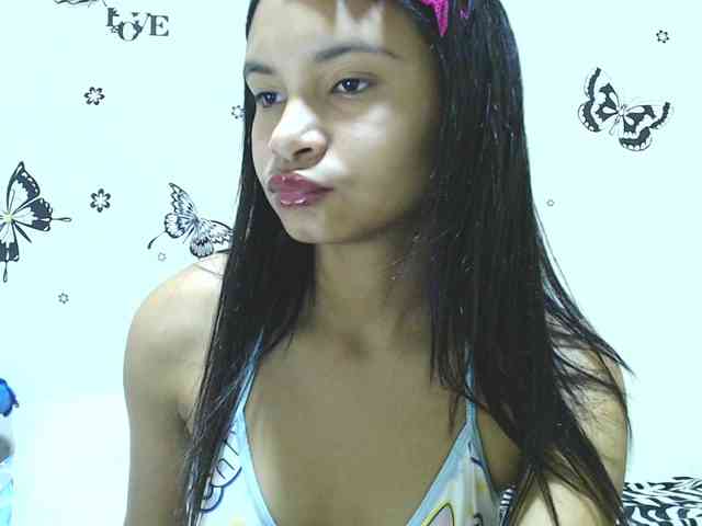 liz7skinny webcam