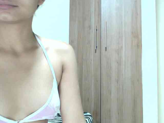 liz7skinny webcam