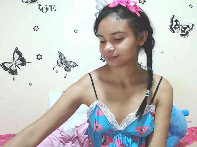 liz7skinny webcam