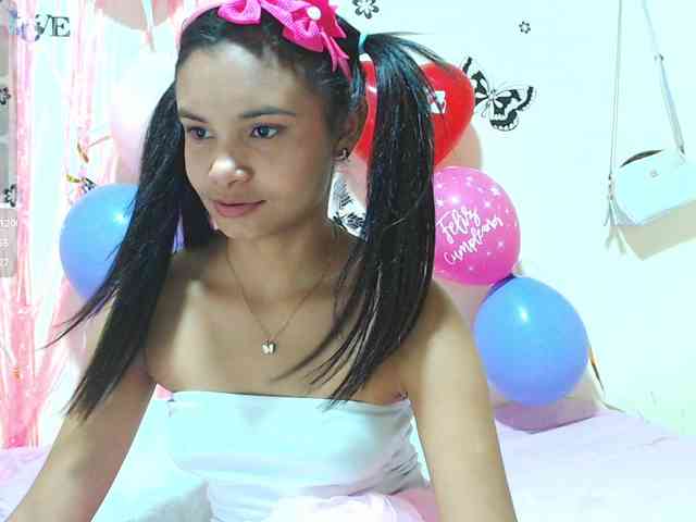 liz7skinny webcam