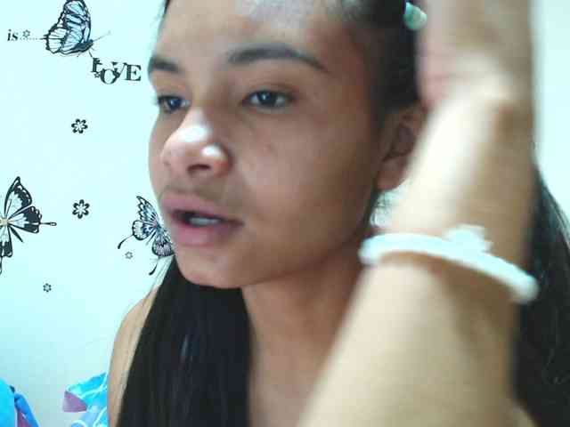 liz7skinny webcam