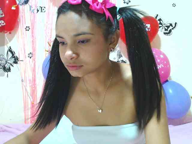 liz7skinny webcam