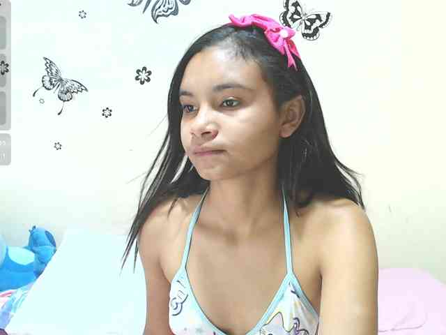 liz7skinny webcam