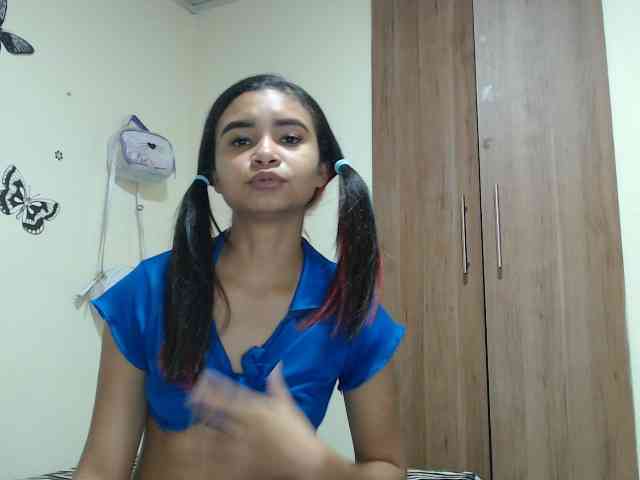 liz7skinny webcam