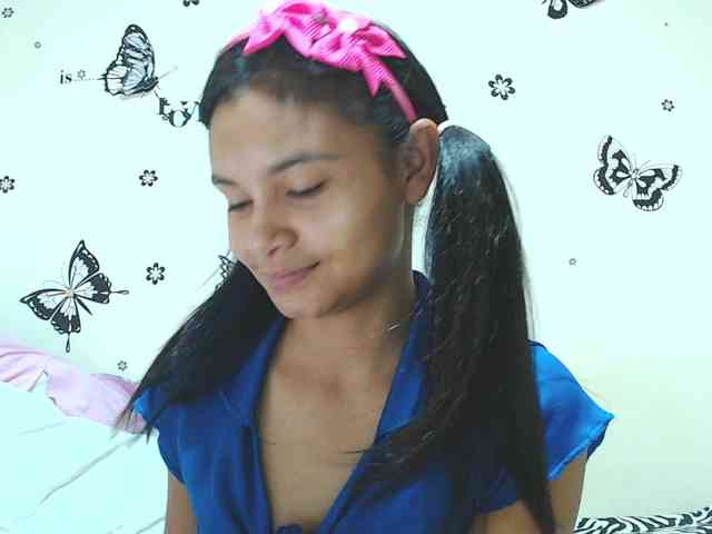 liz7skinny webcam