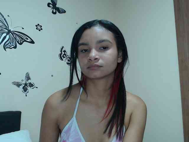 liz7skinny webcam
