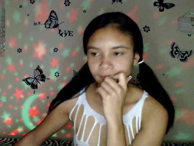 liz7skinny Live Webcam on BongaCams