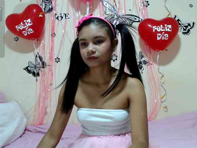 liz7skinny webcam