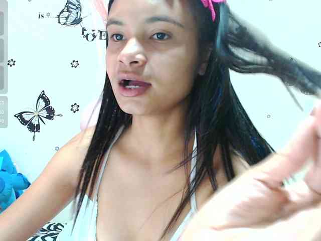 liz7skinny webcam