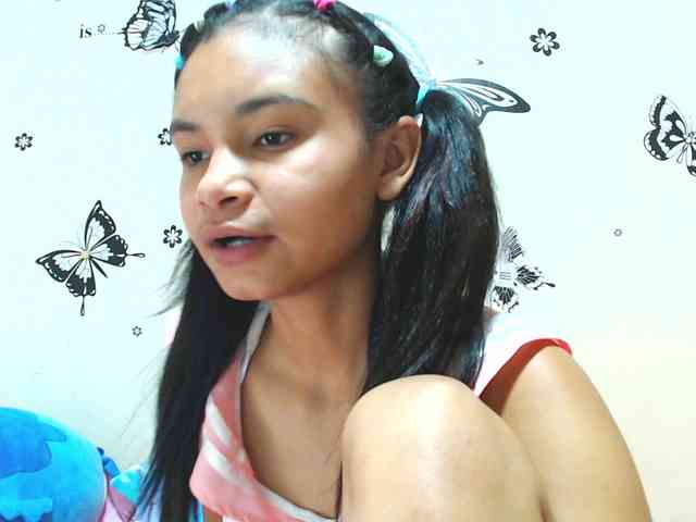 liz7skinny webcam