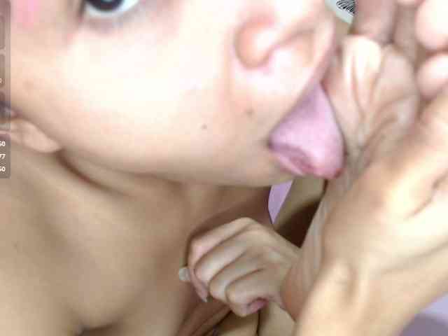 liz7skinny webcam