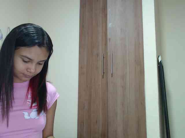 liz7skinny webcam