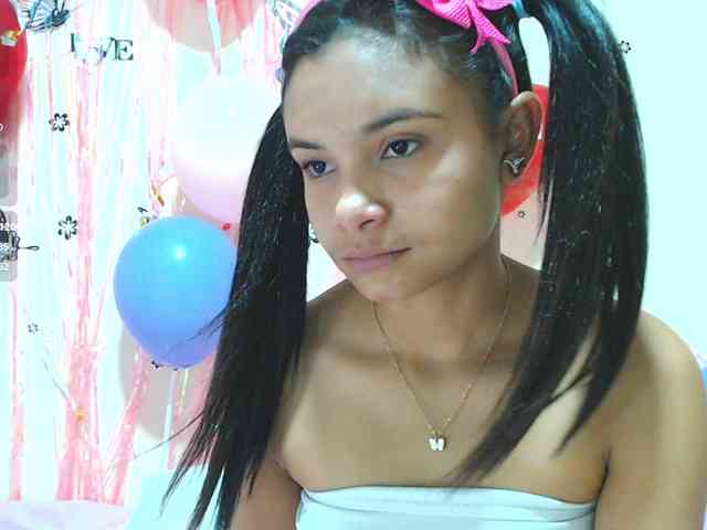 liz7skinny webcam