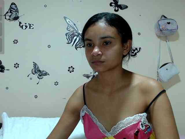 liz7skinny webcam