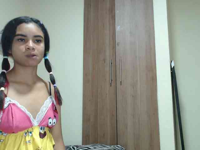 liz7skinny webcam