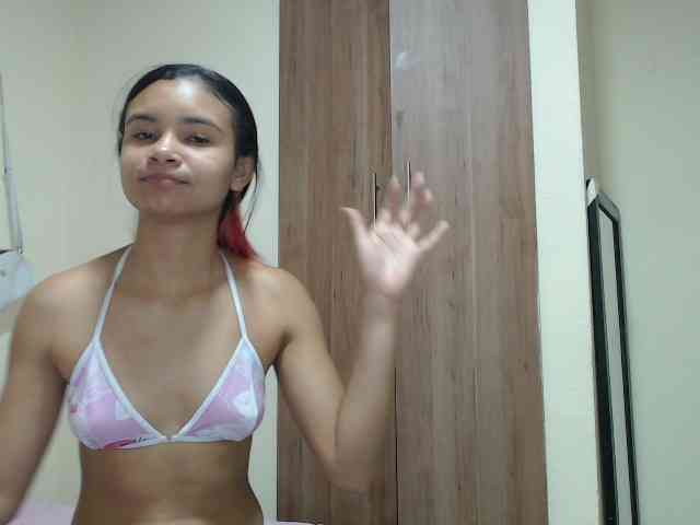 liz7skinny webcam