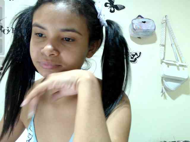 liz7skinny webcam