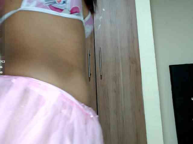 liz7skinny webcam