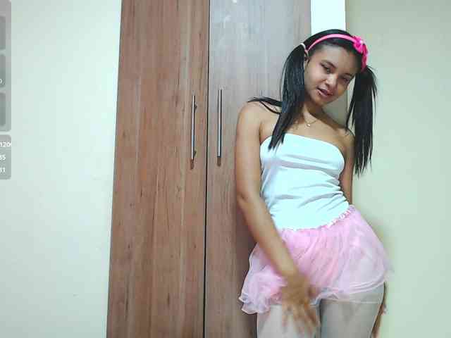 liz7skinny webcam