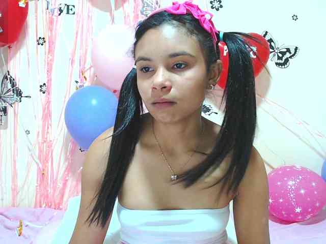 liz7skinny webcam