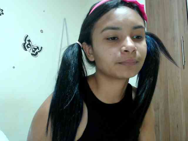 liz7skinny webcam