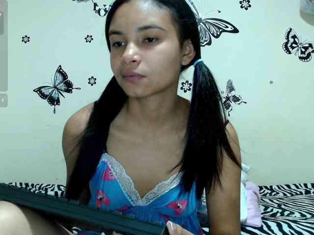 liz7skinny webcam