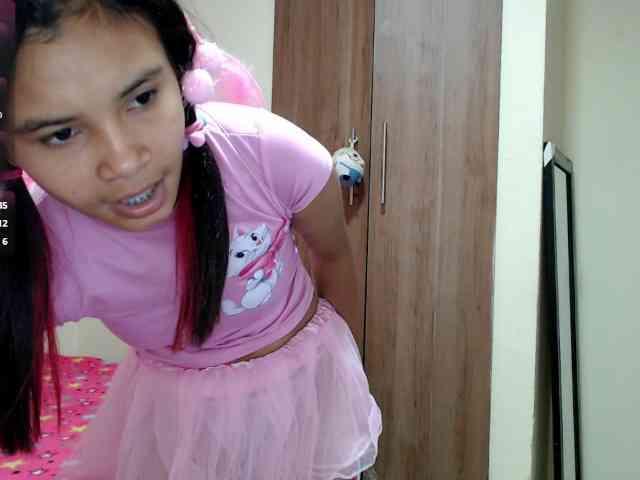 liz7skinny webcam