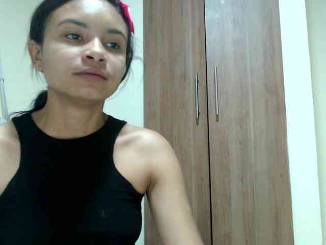 liz7skinny webcam