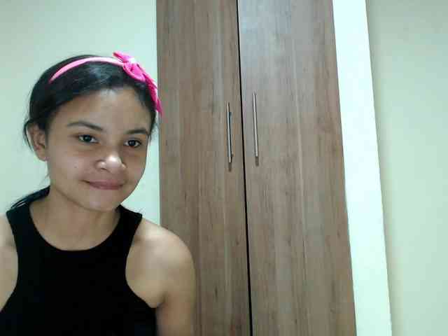 liz7skinny webcam