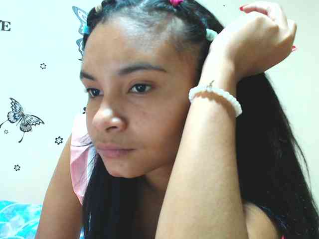 liz7skinny webcam