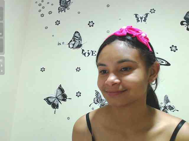 liz7skinny webcam
