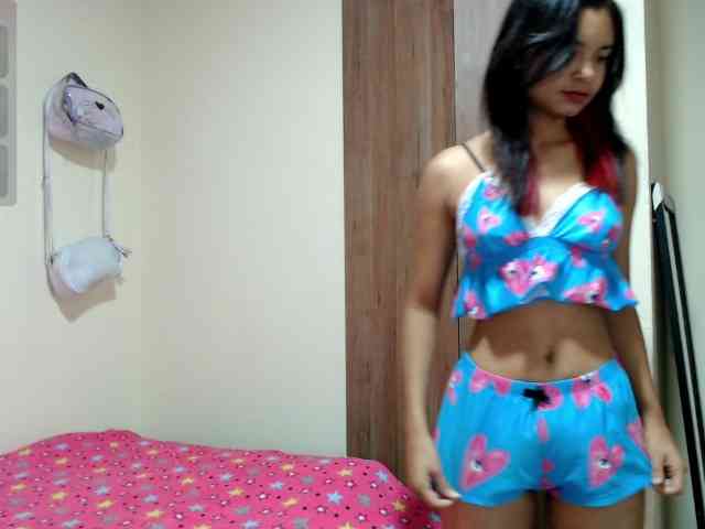 liz7skinny webcam