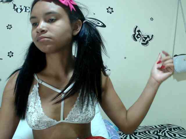 liz7skinny webcam